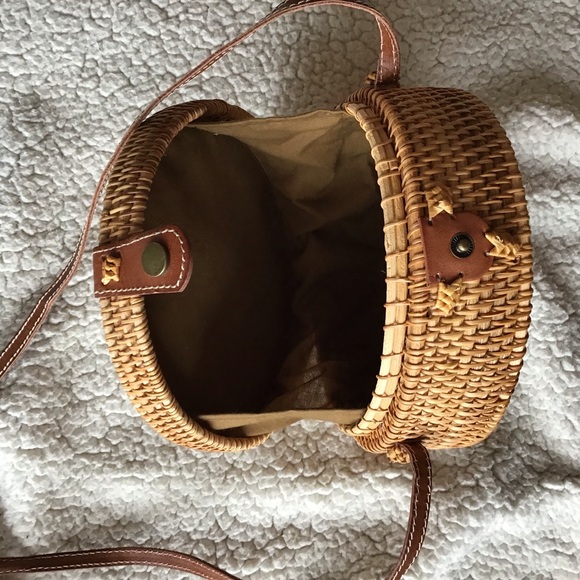 Vintage woven round box purse - Picture 4 of 4